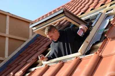 Pose de fenêtres de toit Velux à Cours-les-Bains